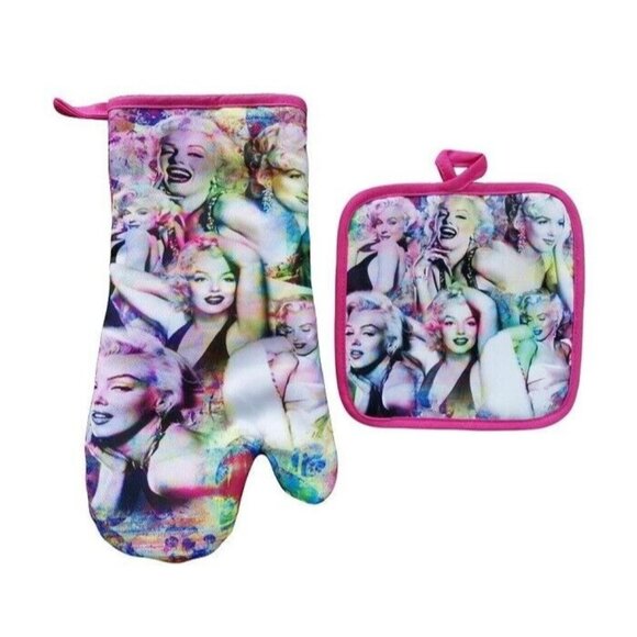Marilyn Monroe Other - Pink New Marilyn Monroe Oven Mitt & Potholder Set Gift Kitchen Photos Sexy Pics